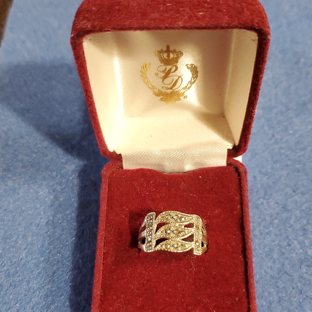 Elegant Silver Marcasite Ring with Crystal Accents
